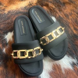 GOOD AMERICAN platform sandals black size 10 fits like a womens 9
